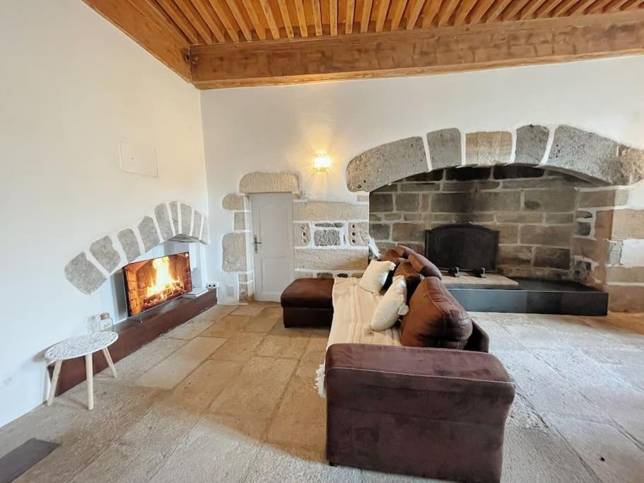 Logis Du Chandelier Le Puy-en-Velay Exterior foto